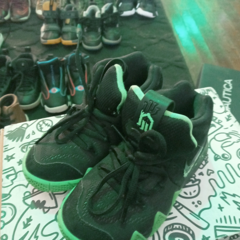 Shoes - Picture 3 of 3